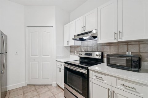 Condominio en alquiler en Tampa, Florida, 2 dormitorios, 107.58 m2 № 1916541 - foto 11