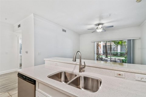 Condo in Tampa, Florida, 2 bedrooms  № 1916541 - photo 13