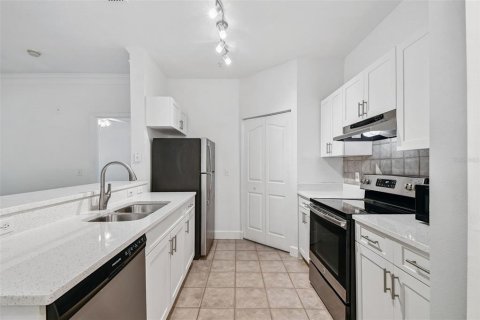 Condo in Tampa, Florida, 2 bedrooms  № 1916541 - photo 9