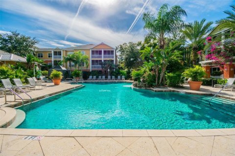 Condo in Tampa, Florida, 2 bedrooms  № 1916541 - photo 1