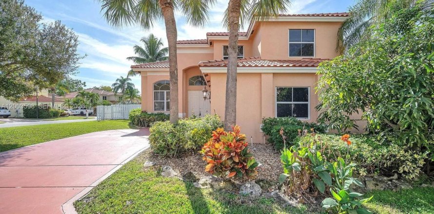 House in Lake Worth, Florida 4 bedrooms, 208.66 sq.m. № 2069104