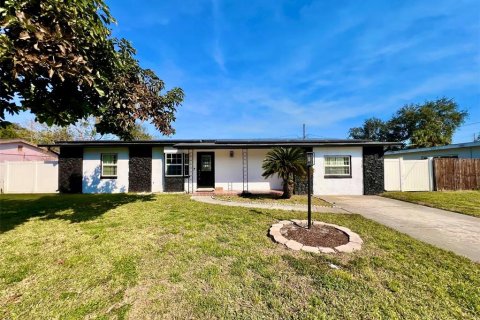 House in Kissimmee, Florida 3 bedrooms, 156.54 sq.m. № 2310110