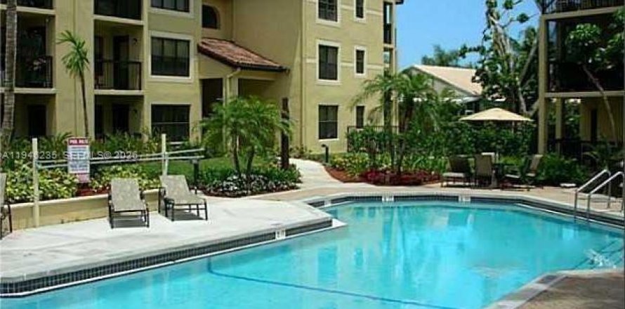 Condo in Pompano Beach, Florida, 3 bedrooms № 2152898
