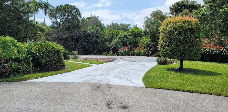 Terreno en Jensen Beach, Florida № 1009501