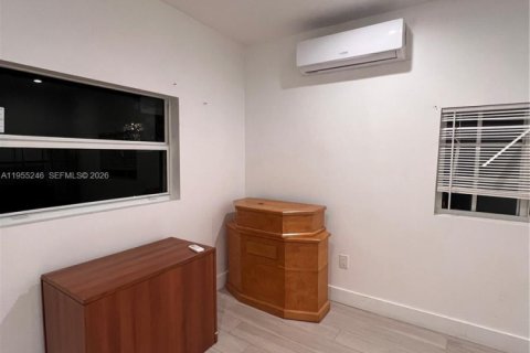 Casa en alquiler en Miami, Florida, 1 dormitorio, 46.45 m2 № 2011504 - foto 8