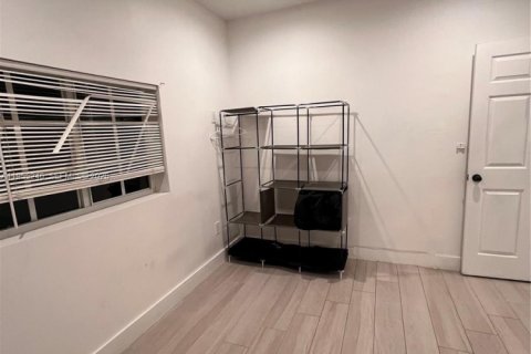 Casa en alquiler en Miami, Florida, 1 dormitorio, 46.45 m2 № 2011504 - foto 6