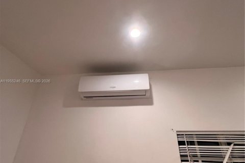 Casa en alquiler en Miami, Florida, 1 dormitorio, 46.45 m2 № 2011504 - foto 7