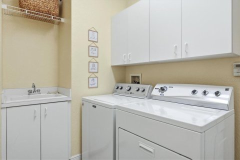 Villa ou maison à vendre à University Park, Floride: 3 chambres, 193.61 m2 № 2403154 - photo 23