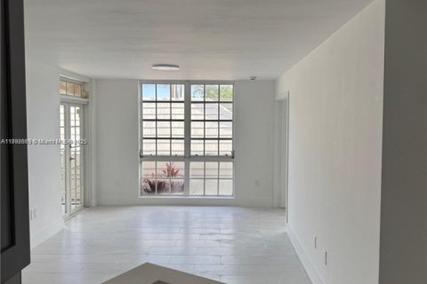 Copropriété à louer à Coral Gables, Floride: 2 chambres, 84.54 m2 № 1946451 - photo 8