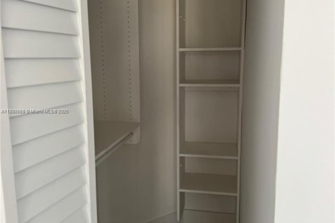 Copropriété à louer à Coral Gables, Floride: 2 chambres, 84.54 m2 № 1946451 - photo 11