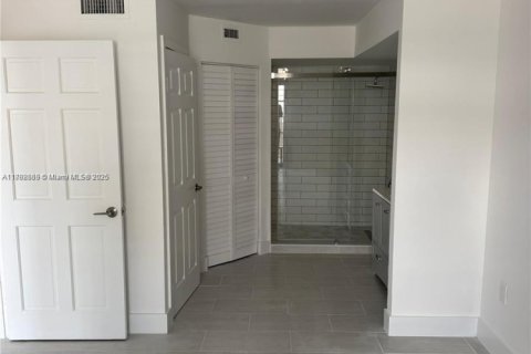 Copropriété à louer à Coral Gables, Floride: 2 chambres, 84.54 m2 № 1946451 - photo 14