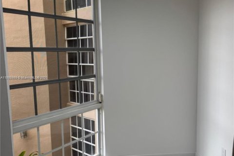 Copropriété à louer à Coral Gables, Floride: 2 chambres, 84.54 m2 № 1946451 - photo 7