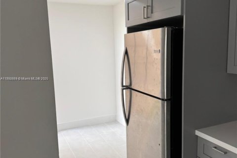 Copropriété à louer à Coral Gables, Floride: 2 chambres, 84.54 m2 № 1946451 - photo 3