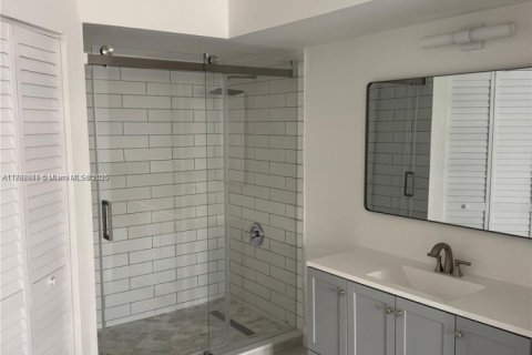 Copropriété à louer à Coral Gables, Floride: 2 chambres, 84.54 m2 № 1946451 - photo 13