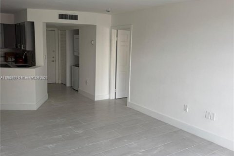 Copropriété à louer à Coral Gables, Floride: 2 chambres, 84.54 m2 № 1946451 - photo 6