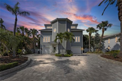 Villa ou maison à vendre à Tierra Verde, Floride: 4 chambres, 308.71 m2 № 1679821 - photo 2