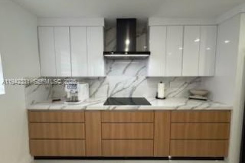 Villa ou maison à vendre à North Miami, Floride: 2 chambres, 134.15 m2 № 2059790 - photo 11