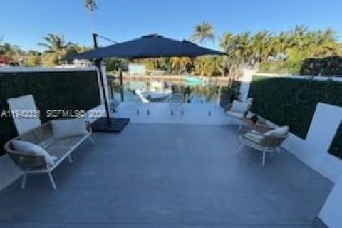 Villa ou maison à vendre à North Miami, Floride: 2 chambres, 134.15 m2 № 2059790 - photo 3