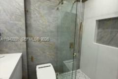 Villa ou maison à vendre à North Miami, Floride: 2 chambres, 134.15 m2 № 2059790 - photo 30