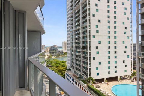 Condo in Miami, Florida, 1 bedroom  № 2050988 - photo 2