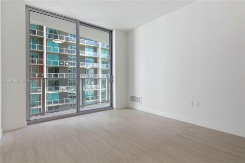 Condo in Miami, Florida, 1 bedroom  № 2050988 - photo 10