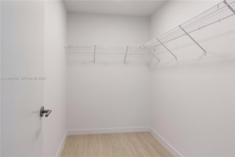 Condo in Miami, Florida, 1 bedroom  № 2050988 - photo 13