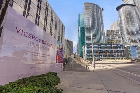 Condo in Miami, Florida, 1 bedroom  № 2050988 - photo 27