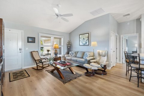 House in The Villages, Florida 3 bedrooms, 142.98 sq.m. № 1578510 - photo 8