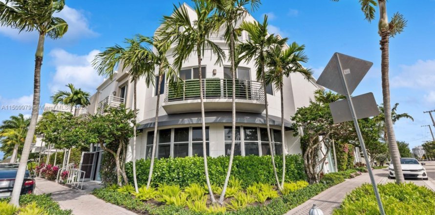 Condo à Delray Beach, Floride, 2 chambres  № 2190558