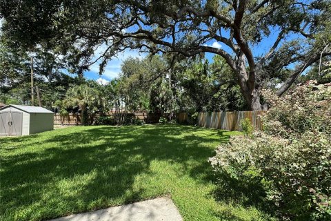 House in Gulfport, Florida 2 bedrooms, 98.66 sq.m. № 1899347 - photo 30
