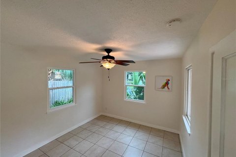 Villa ou maison à vendre à Gulfport, Floride: 2 chambres, 98.66 m2 № 1899347 - photo 24