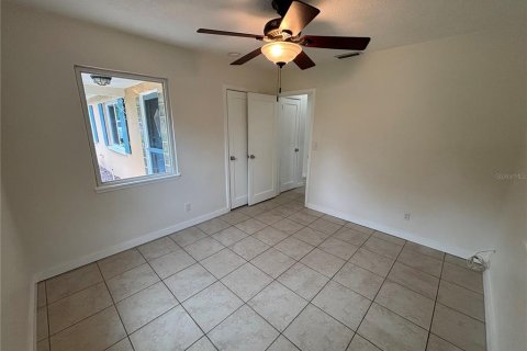 House in Gulfport, Florida 2 bedrooms, 98.66 sq.m. № 1899347 - photo 25