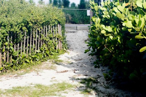 Condo in Miami Beach, Florida, 1 bedroom  № 1944068 - photo 19