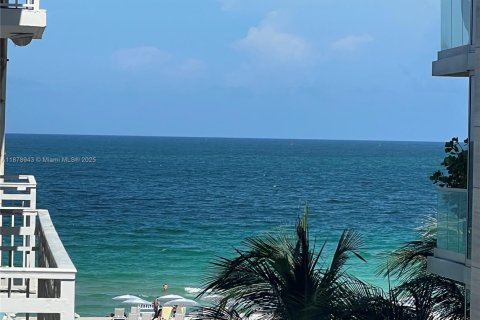 Condo in Miami Beach, Florida, 1 bedroom  № 1944068 - photo 3