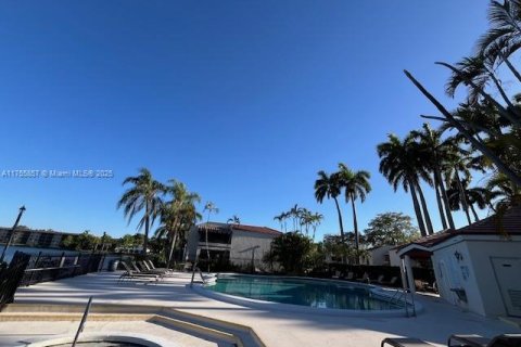 Condo in Miami, Florida, 2 bedrooms  № 1830860 - photo 20
