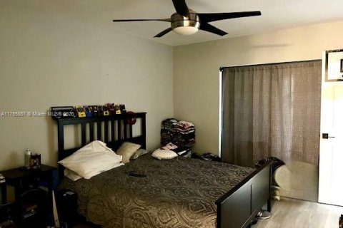 Condo in Miami, Florida, 2 bedrooms  № 1830860 - photo 10