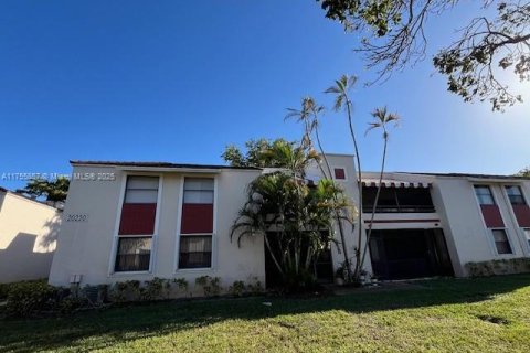Condo in Miami, Florida, 2 bedrooms  № 1830860 - photo 14