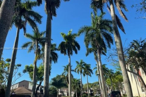 Condo in Miami, Florida, 2 bedrooms  № 1830860 - photo 18