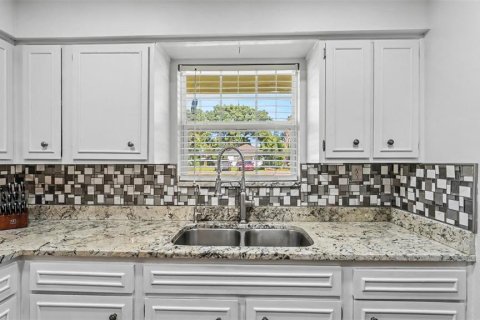 House in Bartow, Florida 3 bedrooms, 101.45 sq.m. № 2433542 - photo 12
