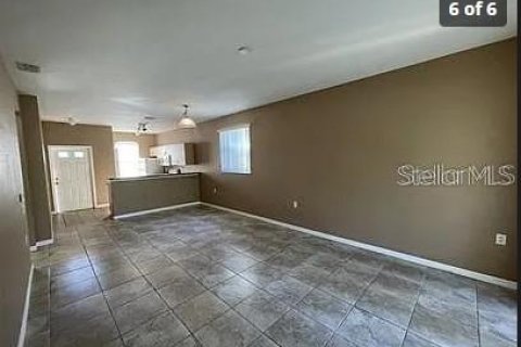 Condo in Poinciana, Florida, 2 bedrooms № 2167764 - photo 2