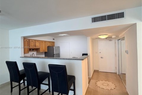 Condominio en venta en Miami Beach, Florida, 2 dormitorios, 125.42 m2 № 2034322 - foto 8