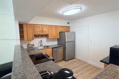 Condominio en venta en Miami Beach, Florida, 2 dormitorios, 125.42 m2 № 2034322 - foto 6