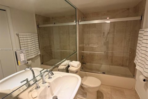 Condominio en venta en Miami Beach, Florida, 2 dormitorios, 125.42 m2 № 2034322 - foto 14