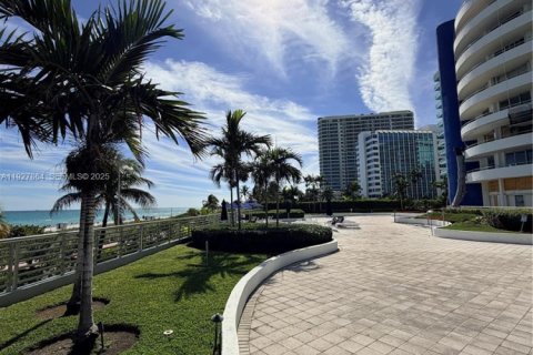 Condominio en venta en Miami Beach, Florida, 2 dormitorios, 125.42 m2 № 2034322 - foto 20