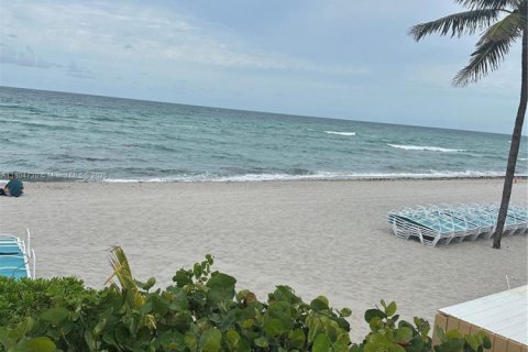 Copropriété à louer à Hollywood, Floride: 1 chambre, 77.57 m2 № 1962310 - photo 2