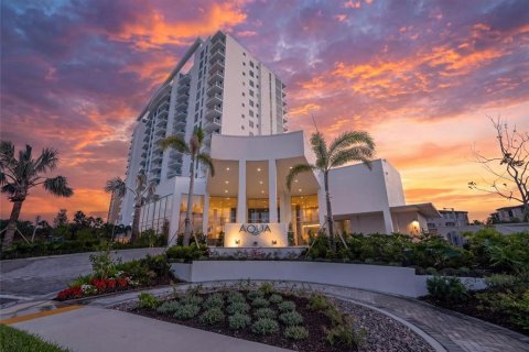 Condo in Tampa, Florida, 2 bedrooms № 2114370