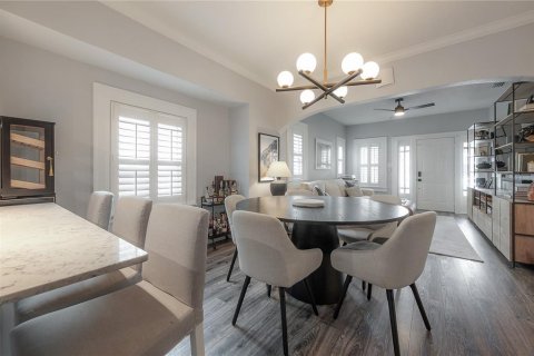 House in Tampa, Florida 4 bedrooms, 128.76 sq.m. № 1792952 - photo 12