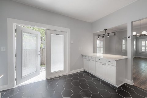 House in Tampa, Florida 4 bedrooms, 128.76 sq.m. № 1792952 - photo 15
