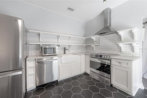 House in Tampa, Florida 4 bedrooms, 128.76 sq.m. № 1792952 - photo 21