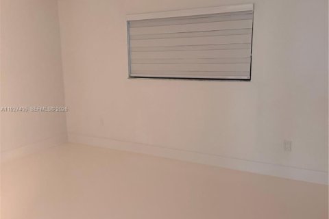 Apartamento en alquiler en Miami, Florida, 3 dormitorios, 107.02 m2 № 2054924 - foto 14
